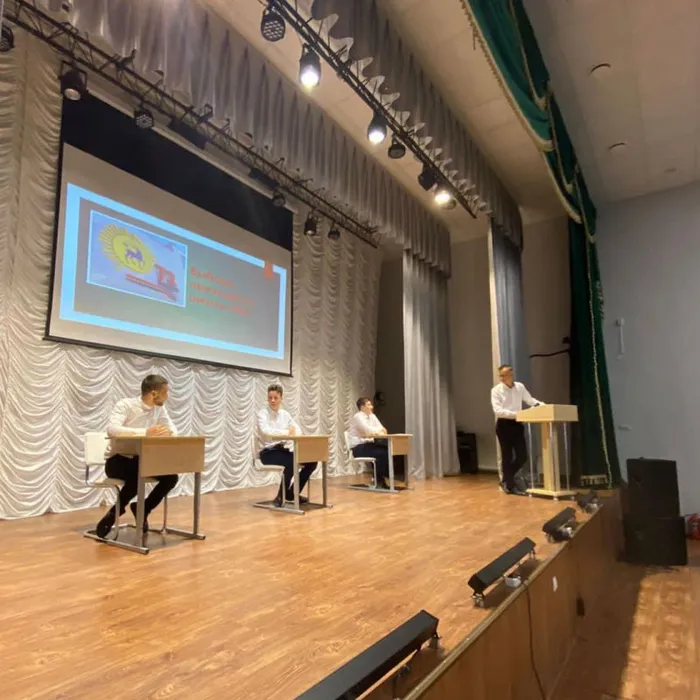 Дебаты кандидатов в президенты школьного совета